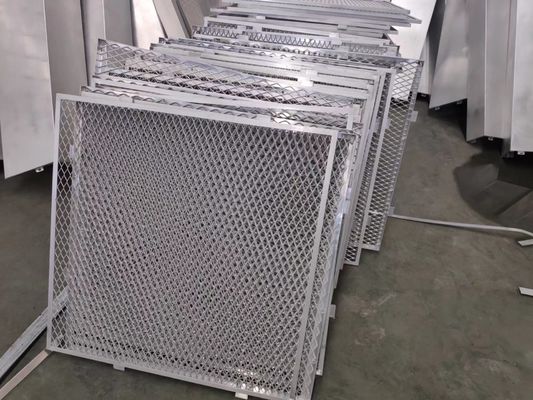 Weißpulverbeschichtetes ausgedehntes Metallnetz für Wandfassaden