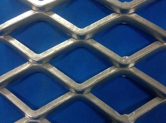 Galvanisiertes ausgedehntes Metallnetzgitter Diamant-Sechseckloch