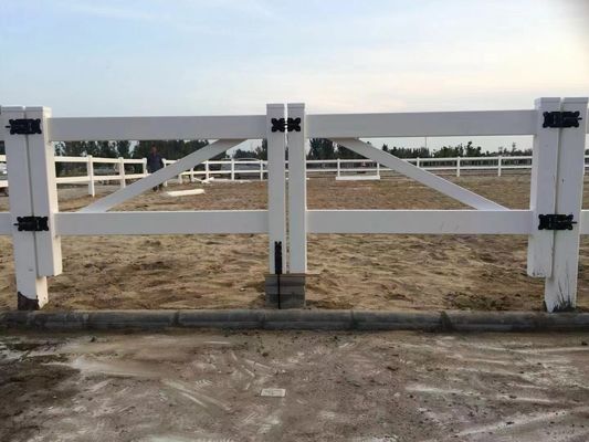 Einfach zu montieren 4 Schienen Vinyl Pvc Farm Zaun Weißes Pferd Schienenzaun