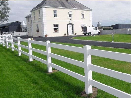 Wetterfestes Vinylzaun Schwerlast 3 Schienen 4 Schienen Pferd PVC Farmzaun