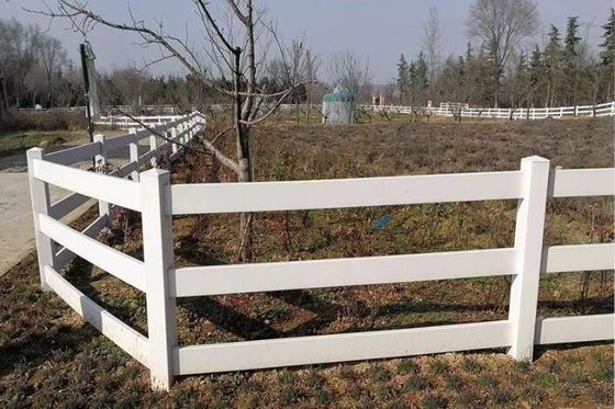 Einfach zu montieren 4 Schienen Vinyl Pvc Farm Zaun Weißes Pferd Schienenzaun