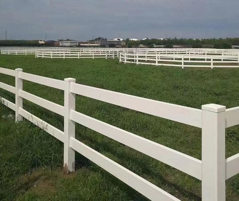 Weiße Farbe 3 Schienen 4 Schienen Kunststoff Pferde Zaun Vinyl Farm Zaun für sichere
