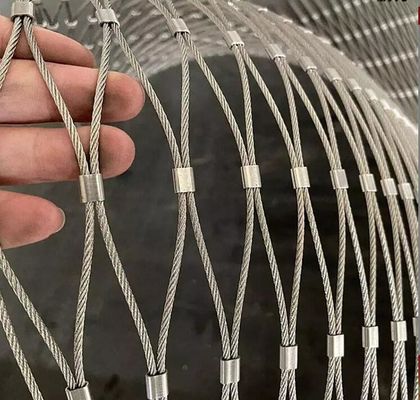 Kundenspezifisches silbernes Edelstahl-Seilnetz, recycelbar, wartungsfrei für architektonischen Schutz