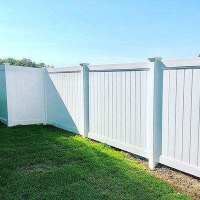 Maßgeschneiderter Outdoor 6x8 Ft Weiß Privatsphäre Vinyl Zaun für Hinterhöfe