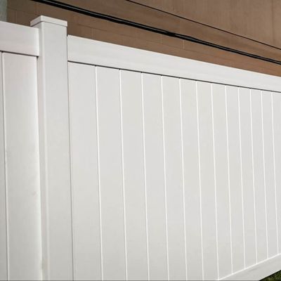 Amerikanischer Stil Vinyl-Privatsphäre Zaun 6x8ft für Hof und Haus Wand