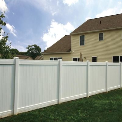 Weißes PVC-Privatsphäre Zaun 6x8ft Jungfräuliches Material wartungsfrei