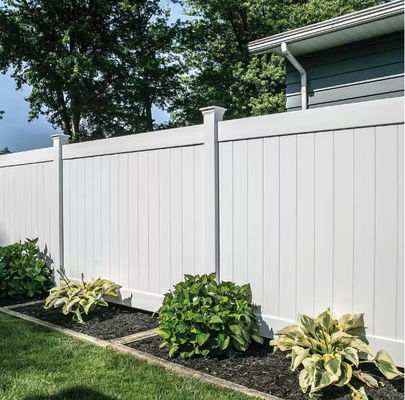 Außen PVC Kunststoff-Privacy-Stil Vinyl Zaun mit Spitzen-Pickett