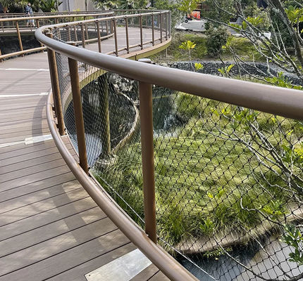 Flexibles Edelstahlseilnetz mit rautenförmiger Lochform, UV-beständig und 10 Jahre Garantie für Sicherheitszäune