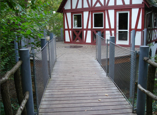 Flexibles Edelstahlseilnetz mit rautenförmiger Lochform, UV-beständig und 10 Jahre Garantie für Sicherheitszäune