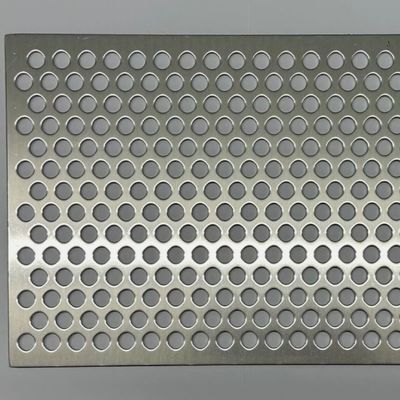 Pulverbeschichtung Architektonische Außenfassaden Dekoration Perforiertes Aluminiummetallnetz
