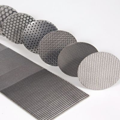 Mehrschichtliches hochfiltratives Sinternetz für die Hydraulikölfiltration
