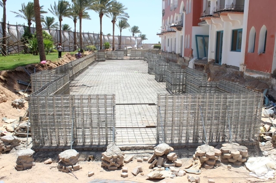 Verzinktes Stahlmaschinennetz mit hohen Giebeln aus Beton für die dauerhafte Formgebung