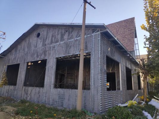 V-förmiges, verzinktes Streckmetall für Stuckbau mit einer Größe von 2500*600mm und einem Rippenabstand von 100mm