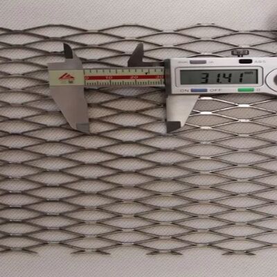 Low Carbon Galvanized Sheet 2mm Hexagonal hole Expanded Metal Mesh