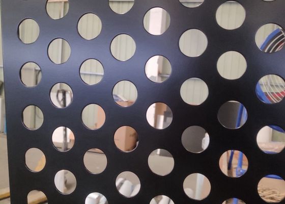 Kundenspezifische Aluminium-Lochbleche für die Fassadengestaltung