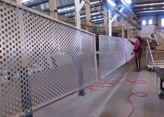 Kundenspezifische Aluminium-Lochbleche für die Fassadengestaltung