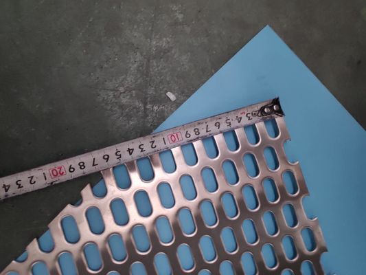 0.7mm 1mm 2mm Aluminiumverzinktes Edelstahlperforiertes Metall