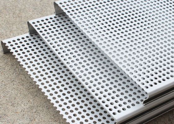 PVC-beschichtete Aluminiumperforierte Deckenfliesen 3003H24 aufgehängt