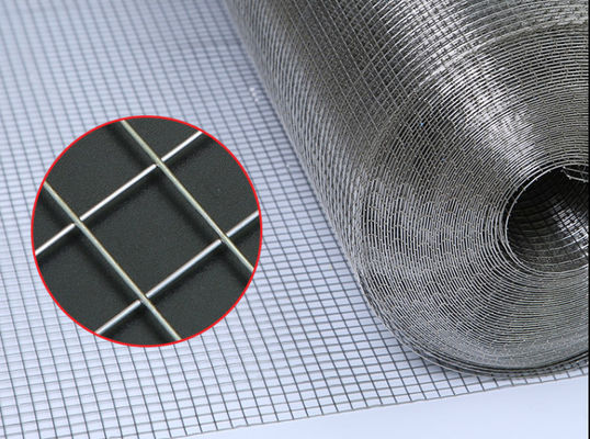 1x1 Zoll verzinkte Eisenschweißgitterrolle für den Bau