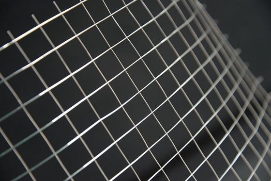 Feuerverzinkte geschweißte Drahtgitterrollen 0,5 mm für Zäune und Käfige