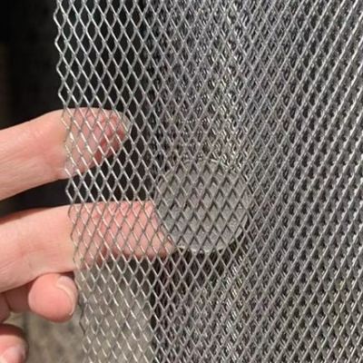 Verzinktes Streckmetall für Putz an Stützmauern