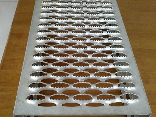 2-5m Diamond Walkway Channel Grip Span Sicherheits-Gitter-Antigleiter