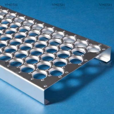 Griff-Gehweg 2-4m heißes Bad-galvanisierter runder Loch-Metallplanken-Gitter-Perf O