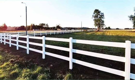 3 Schienen-weißer Vinylbauernhof-Zaun For Livestock der Schienen-4