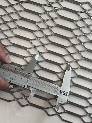 Modernes Design Hot Dip Galvanisiertes Stahl gotisches ausgedehntes Metallnetz