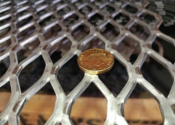 Flach-Blatt des 4mm Kohlenstoffstahl-Diamond Expanded Metal Grating 4x8