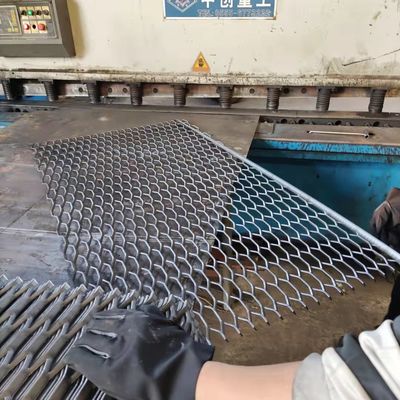 3 mm Dicke Pulver beschichtet Schwerlast ausgedehntes Metallnetz Fensterbrunnen Abdeckung