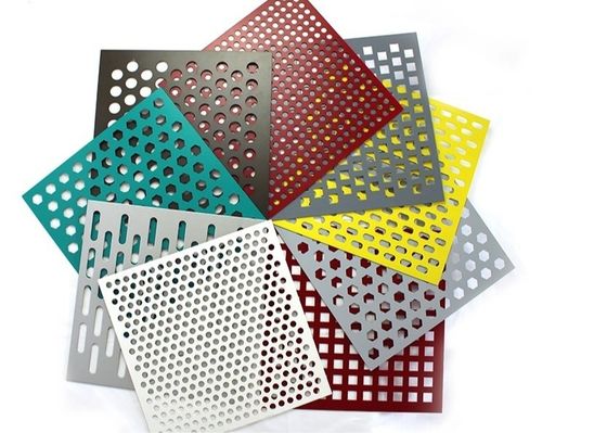 Architektonisches dekoratives PVDF durchlöcherte Metallfassaden 1500*2500mm