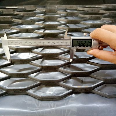 Galvanisierte Mesh Anti Skid Platform Grating-Bodenbeläge des Streckmetall-3.0lbs
